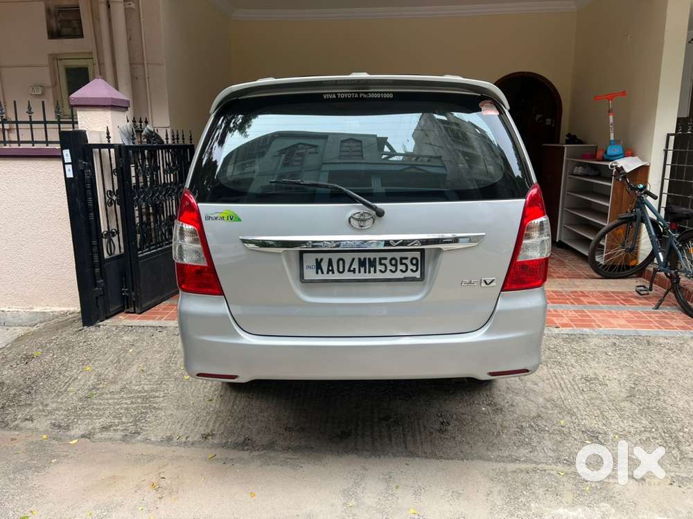 Innova V 7 Seater 3rd Owner