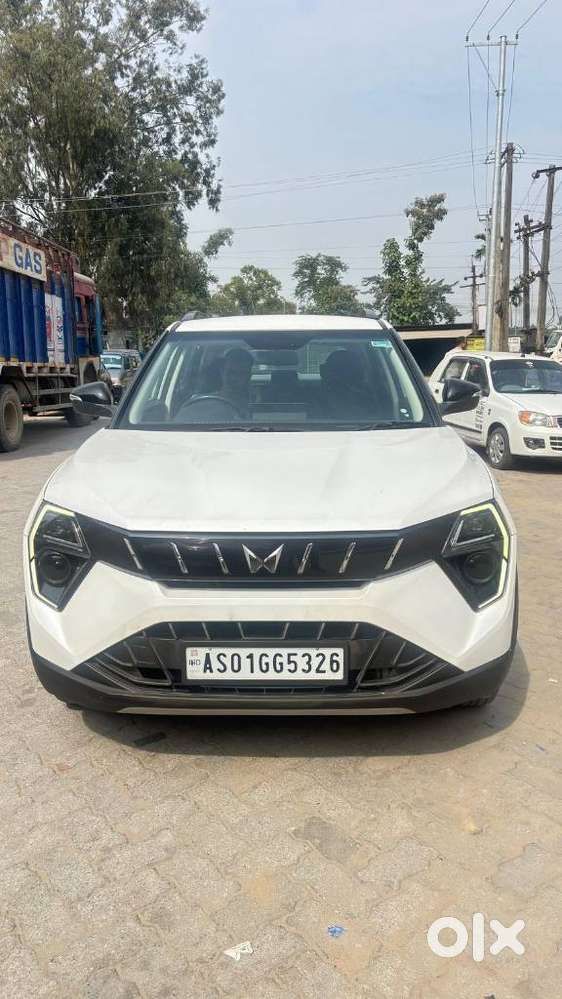 Mahindra Xuv 3xo Ax5 Pm Mt, 2025, Petrol
