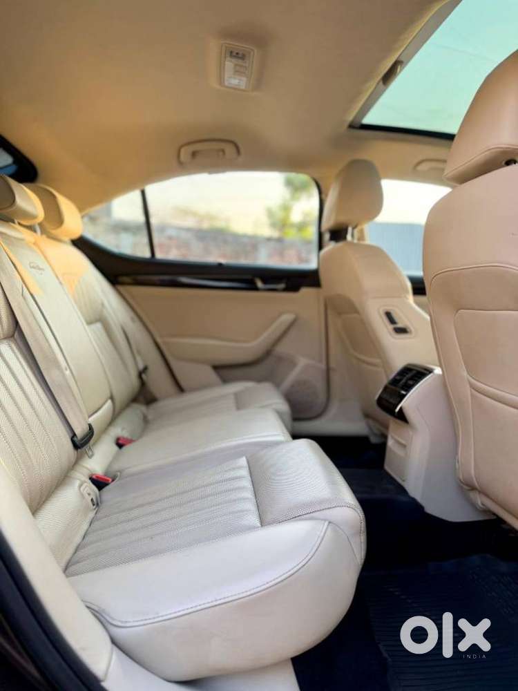 Skoda Superb 2.0 L&k Tsi At, 2019, Petrol