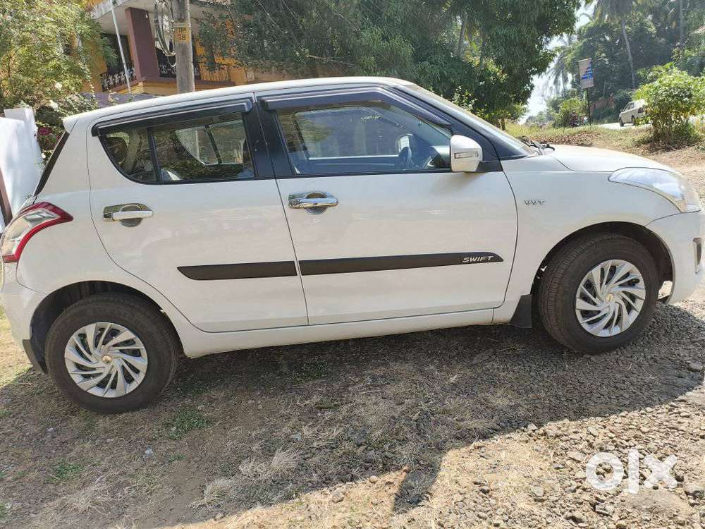Maruti Suzuki Swift Vxi + Manual, 2016, Petrol