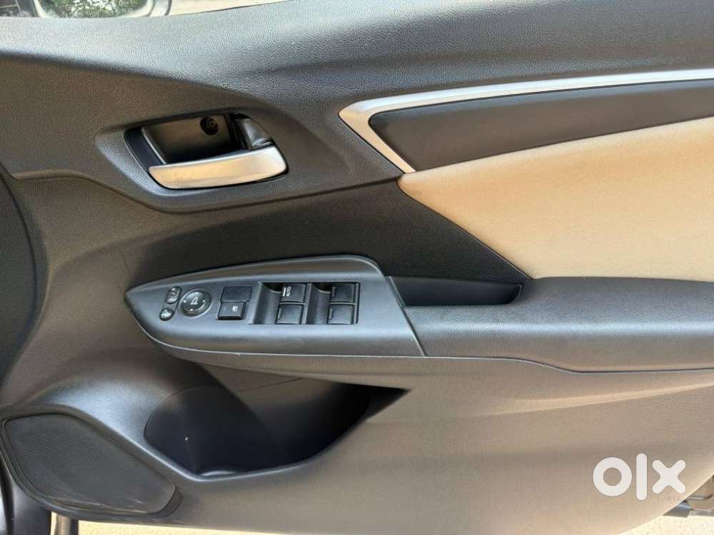 Honda Jazz V Automatic, 2016, Petrol