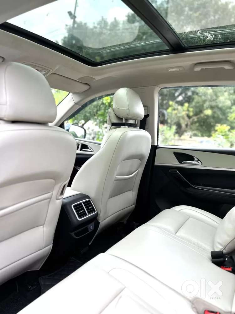 Mahindra Xuv700 Ax7 Luxury Pack Awd, 2022, Petrol