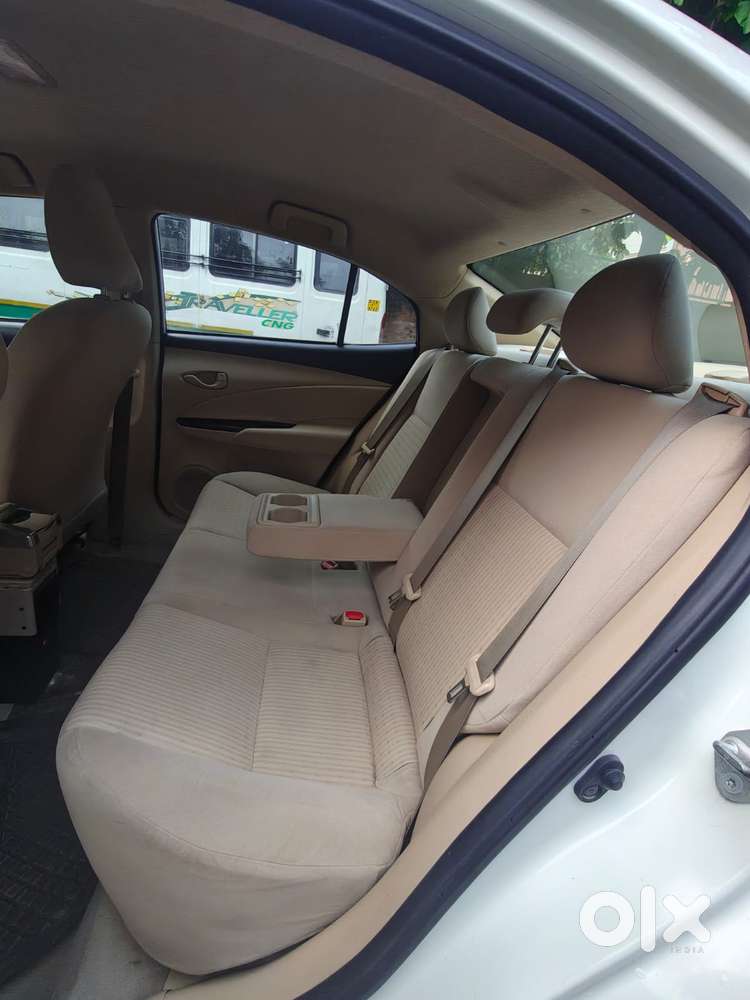 Toyota Yaris Ativ J Cvt, 2021, Petrol