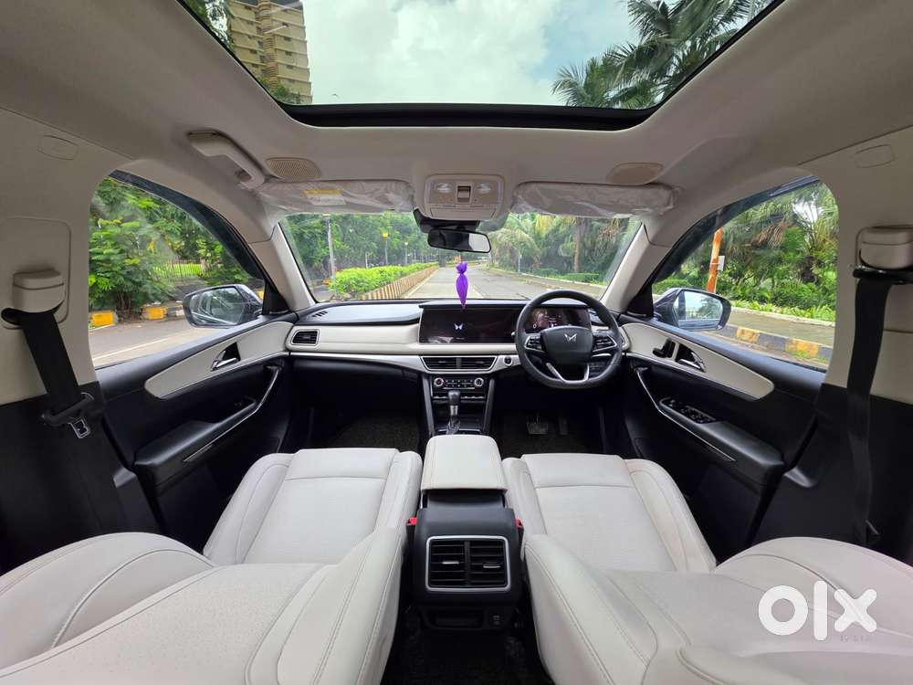 Mahindra Xuv700 2.2 Ax 7 Diesel At Luxury Pack Str, 2022, Diesel