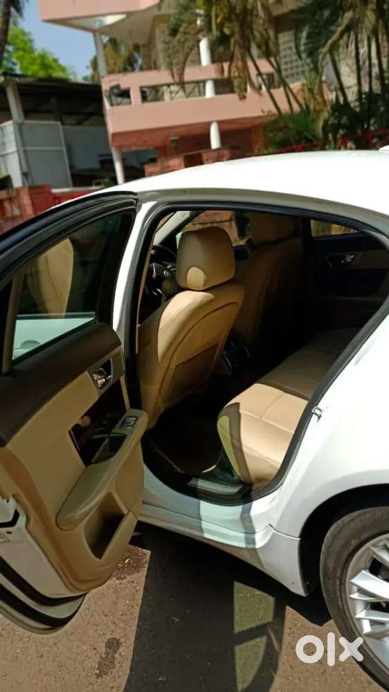 Jaguar Xf 3.0 Luxury 2012 Model