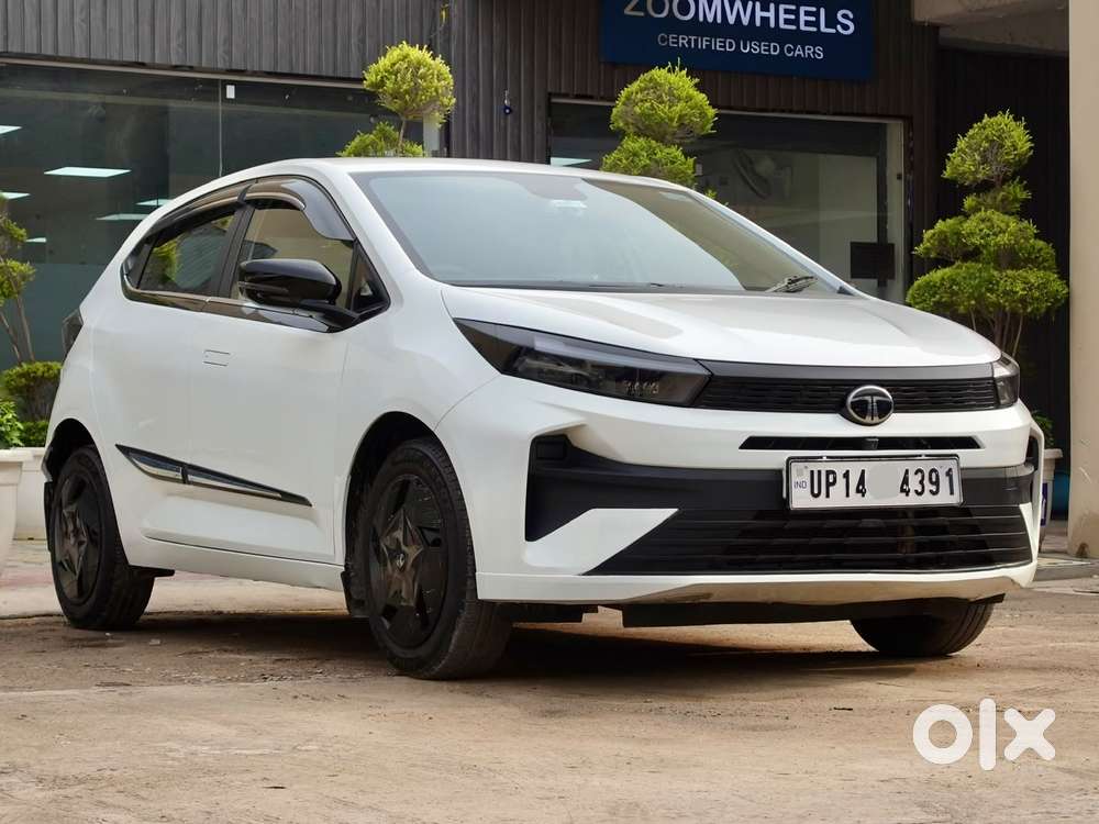 Tata Altroz, 2025, Petrol