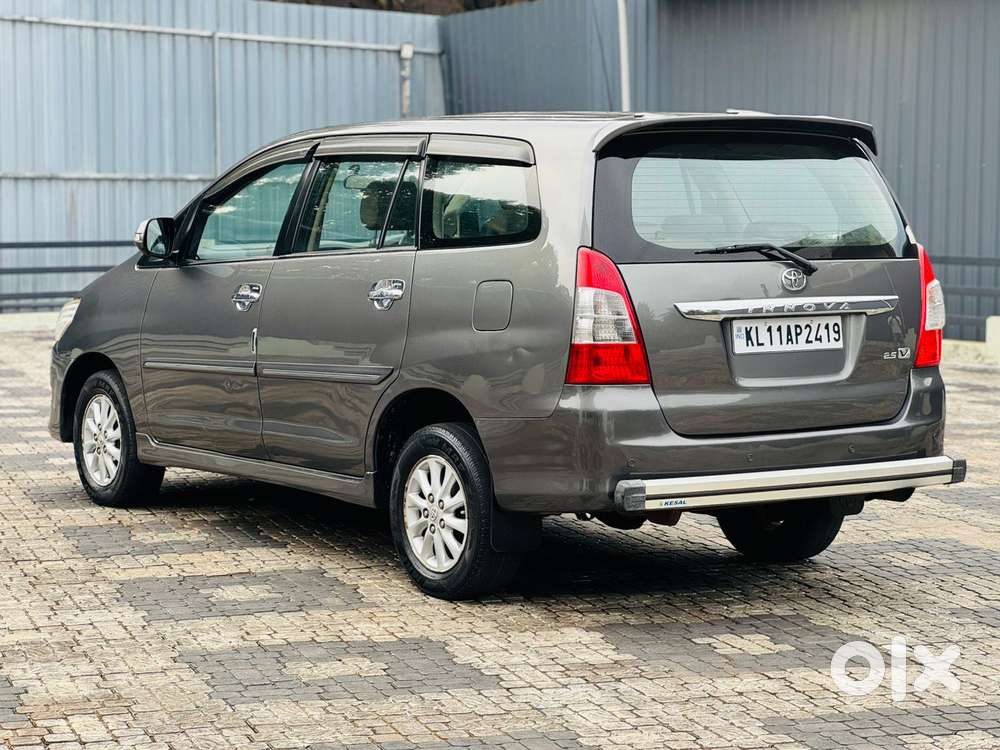 Toyota Innova 2.5 Vx 8 Str Bs-iii, 2012, Diesel