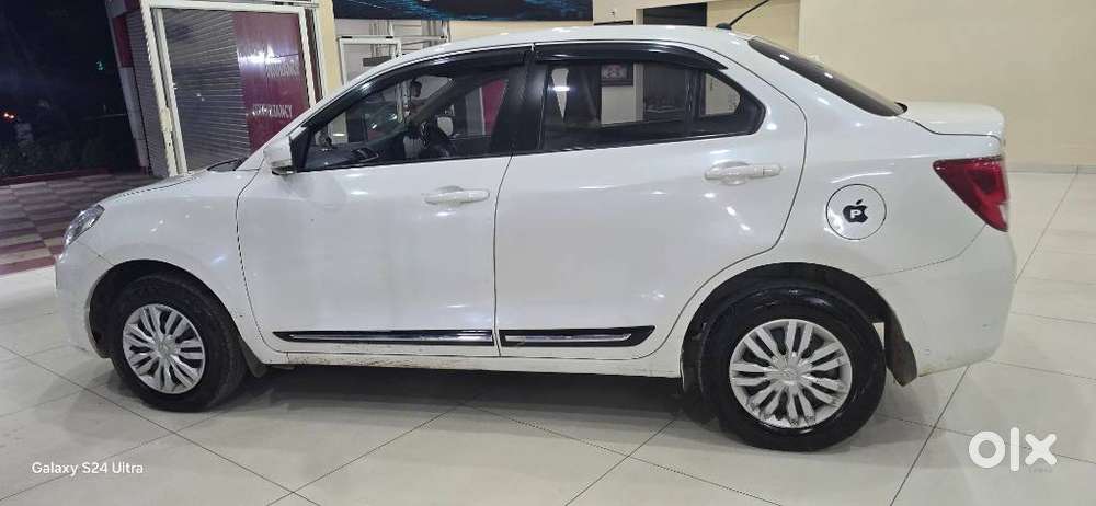 Maruti Suzuki Swift Dzire Vxi Optional, 2022, Petrol