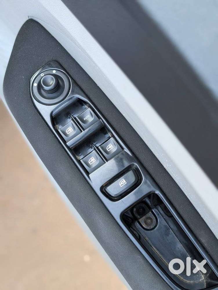 Renault Triber 1.0 Rxz Dual Tone, 2019, Petrol