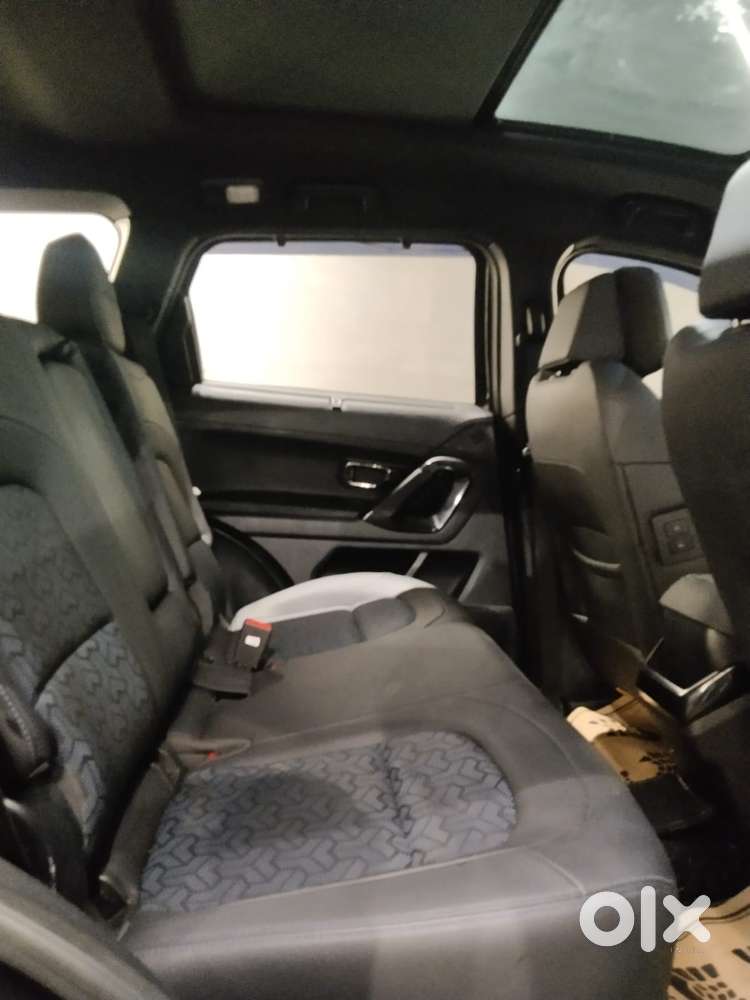 Tata Safari Accomplished Dark Edition, 2024, Diesel