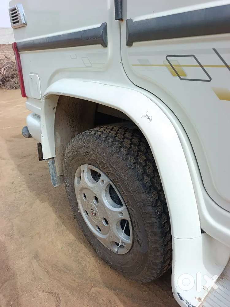 2014 Bolero Zlx 7 Seater Ac Top Varrient