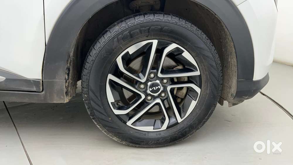 Kia Carens 1.4 Luxury Plus 6 Str, 2022, Petrol