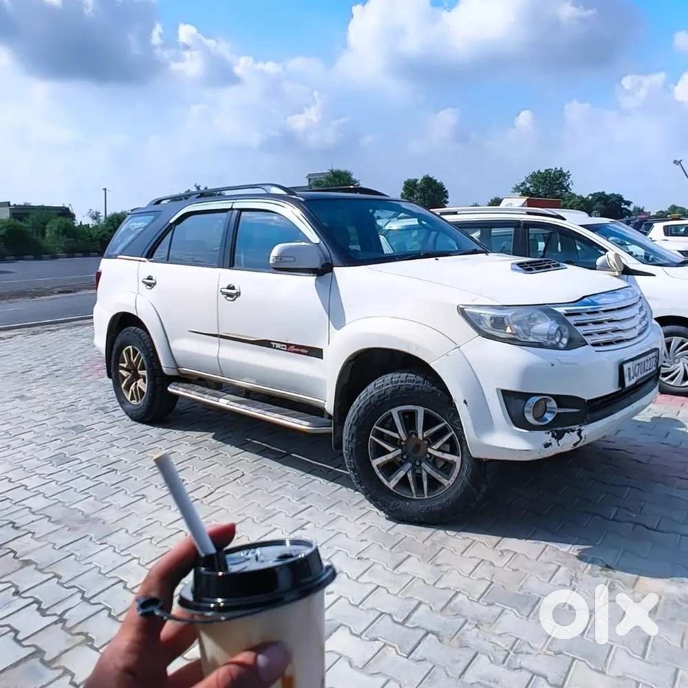 Toyota Fortuner Legender 2014 Diesel 235000 Km Driven