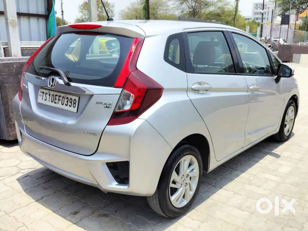 2015 Honda Jazz At Manual Petrol 75600 Km