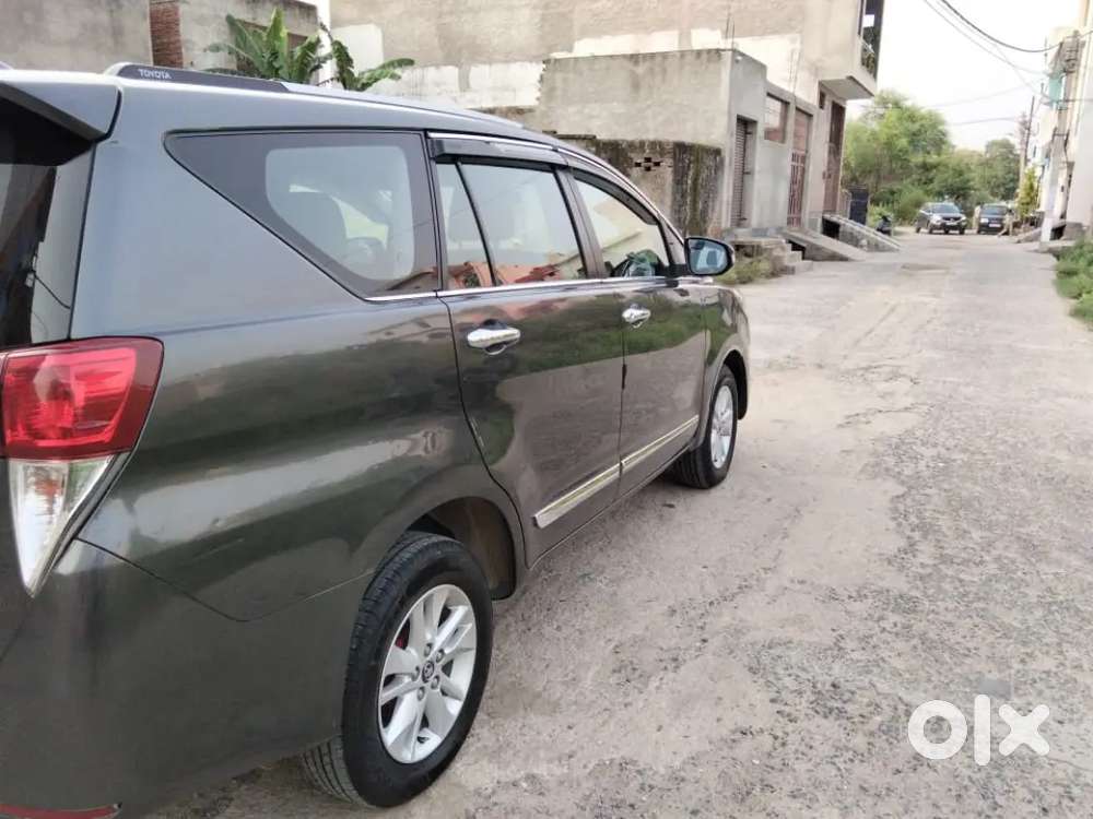 Toyota Innova Crysta Diesel 2016