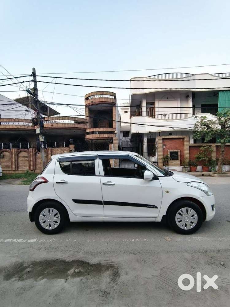 Maruti Suzuki Swift Lxi Optional-o, 2012, Cng & Hybrids