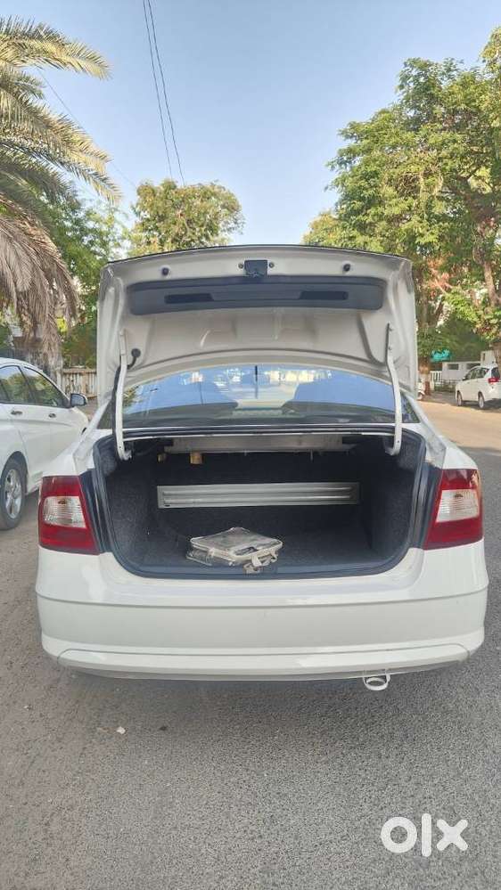 Skoda Rapid 1.0 Ambition Tsi At, 2021, Petrol