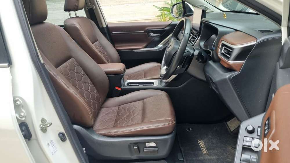 Toyota Innova Hycross 2.0 Zx (o) Hybrid 7 Str, 2024, Petrol