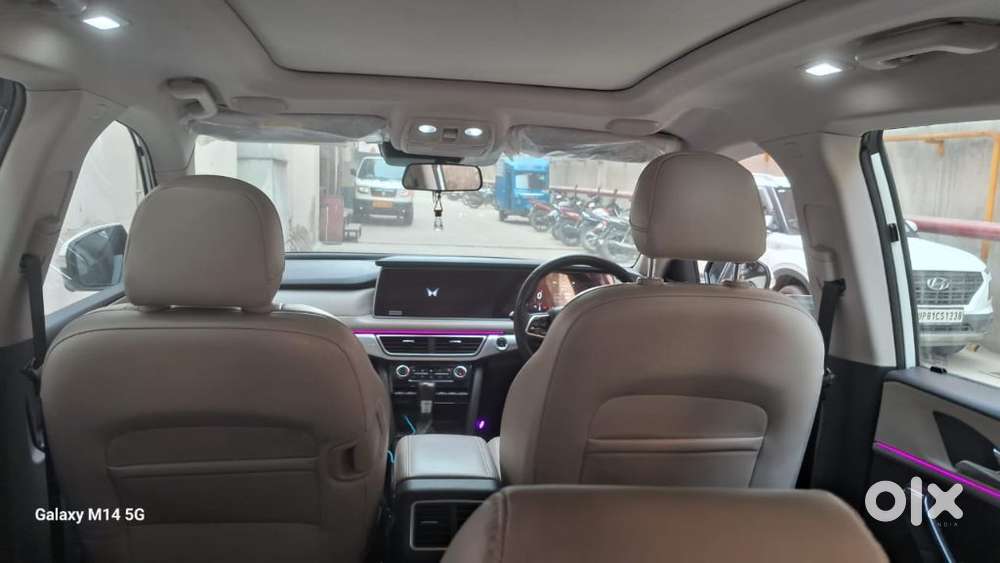 Mahindra Xuv700 2.0 Ax 7 Petrol At Luxury Pack Str, 2023, Petrol