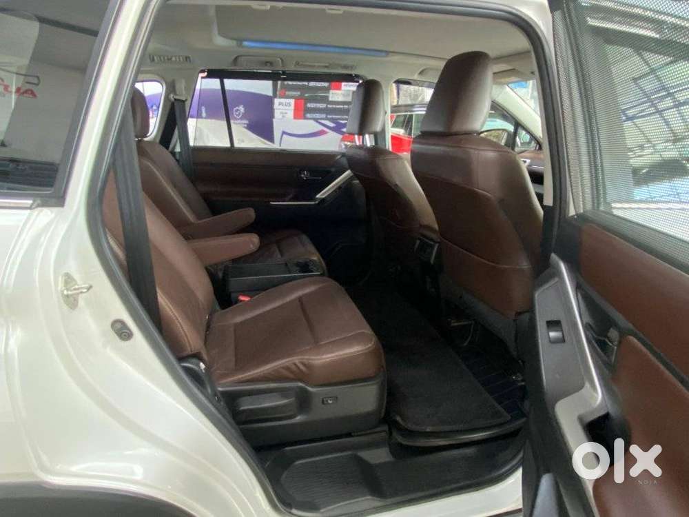 Toyota Innova Hycross 2.0 Zx Hybrid 7 Str, 2025, Petrol