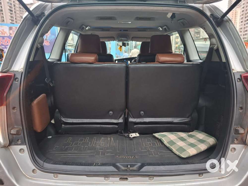 Toyota Innova Crysta 2.4 V 8 Str, 2017, Diesel