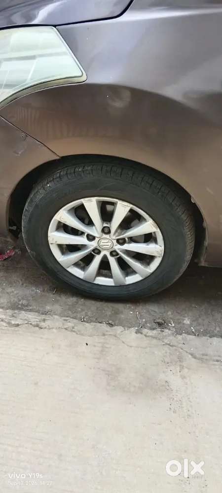 Maruti Ertiga Ddis Diesel Mh01 Mumbai - 7 Seater 90000 Km