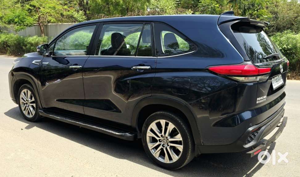 Toyota Innova Hycross 2.0 Zx (o) Hybrid 7 Str, 2023, Petrol