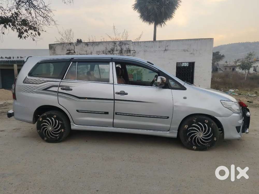 Toyota Innova 2012 Diesel 230000 Km Driven