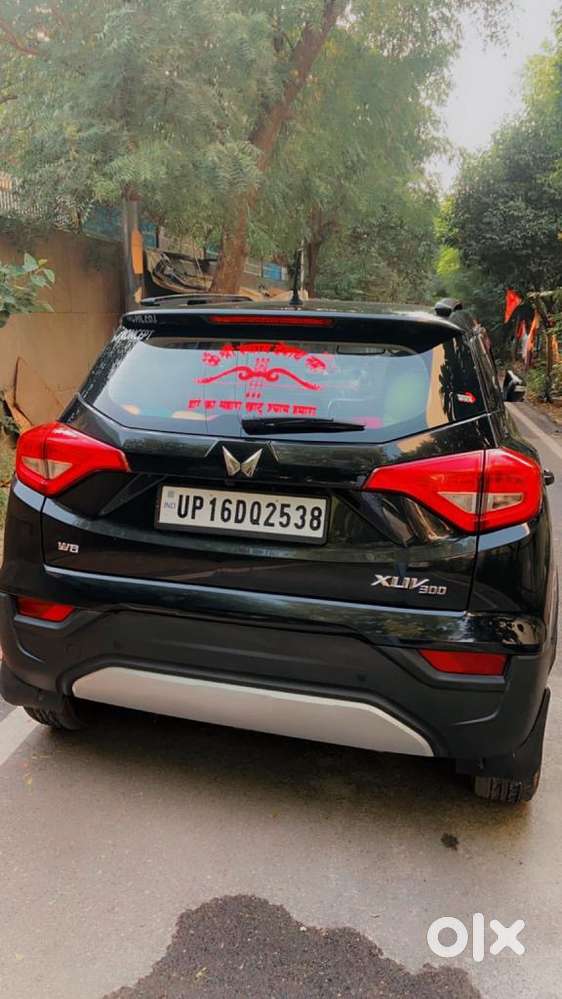 Mahindra Petrol Manual 2023 Car