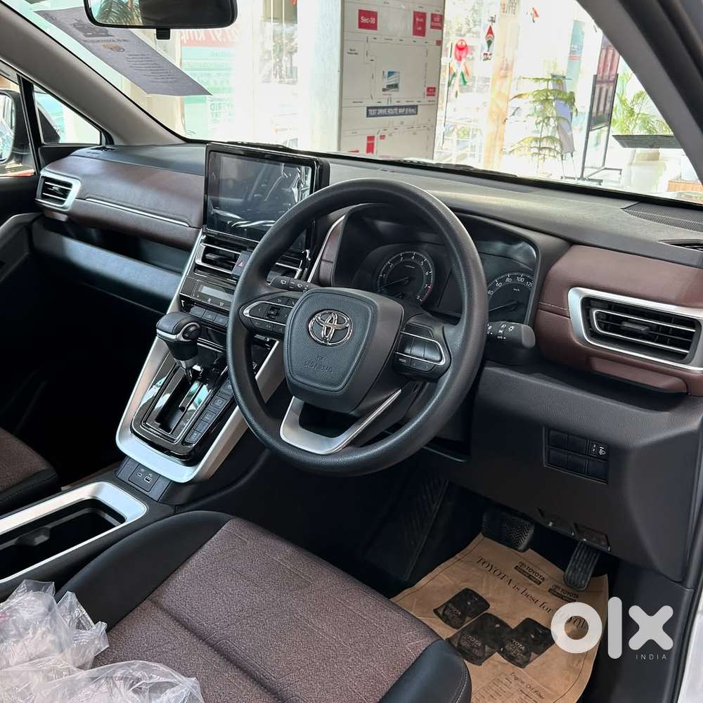 Toyota Innova Hycross Gx (o), 2026, Petrol
