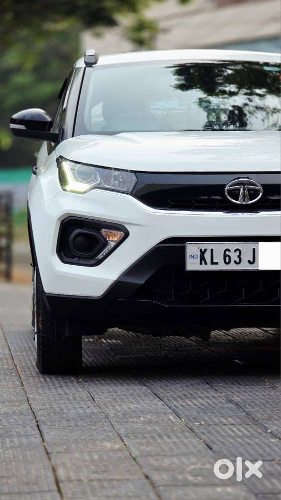 Tata Nexon 1.5 Revotorq Xma Plus (s) Amt, 2022, Petrol