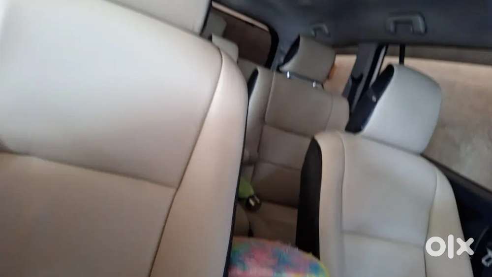 Toyota Innova Crysta 2017 Diesel 220000 Km Driven