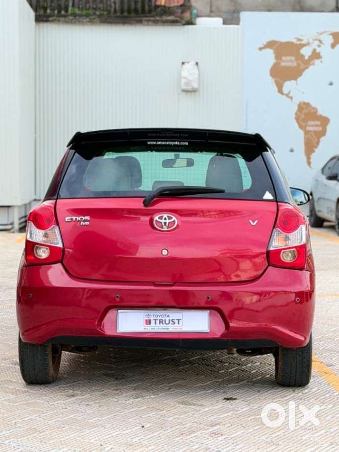 Toyota Etios Liva 1.2 V Dual Tone, 2017, Petrol