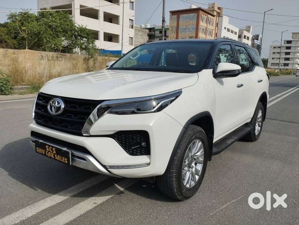 Toyota Fortuner 4x2 At 2.7 Petrol, 2025, Petrol