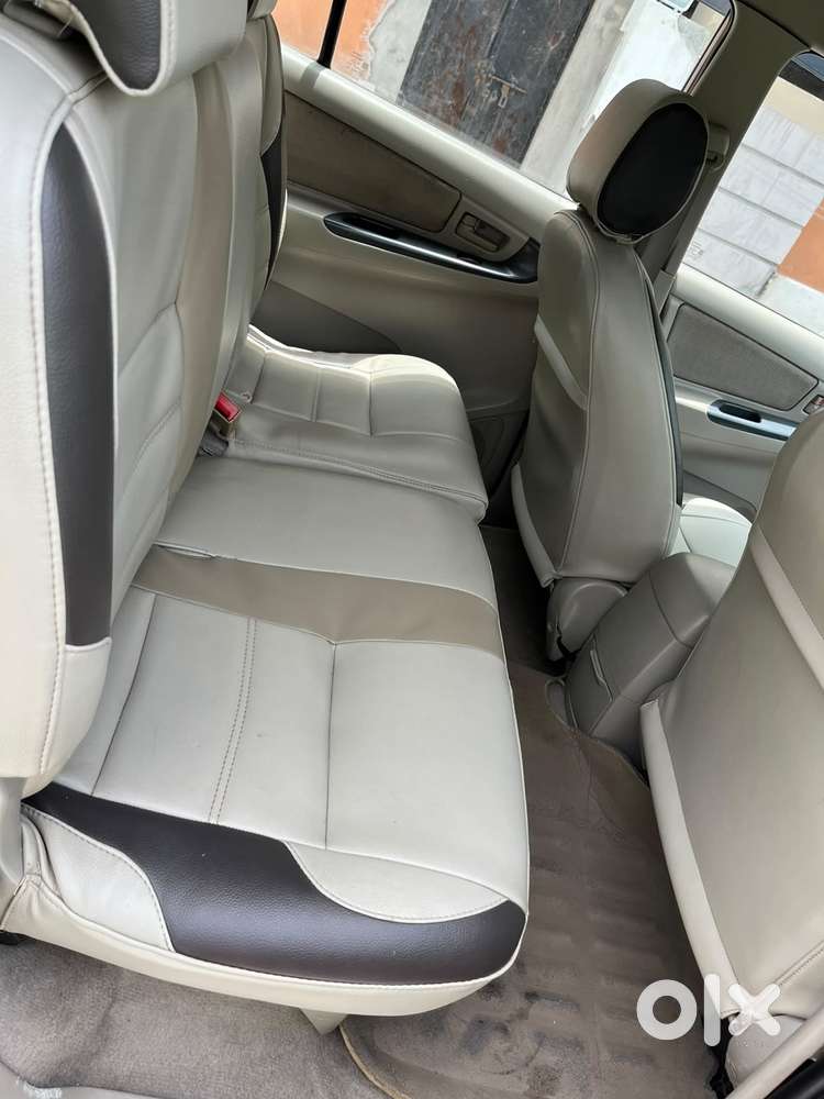 Toyota Innova 2.5 G (diesel) 8 Seater, 2011, Diesel
