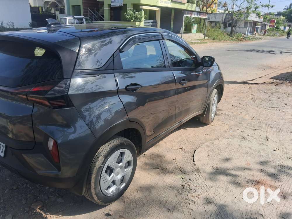 Tata Nexon 1.2 Revotron Xm (s), 2024, Petrol