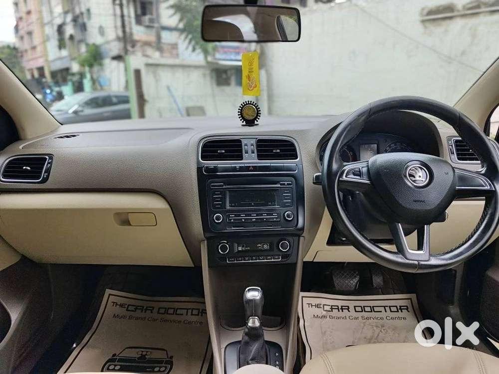 Skoda Rapid 1.6 Mpi At Elegance Black Package, 2015, Petrol