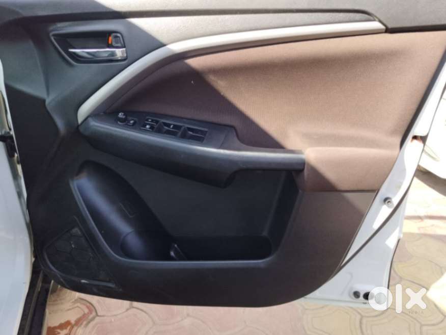 Maruti Suzuki Brezza 1.5 Zxi Smart Hybrid, 2022, Petrol