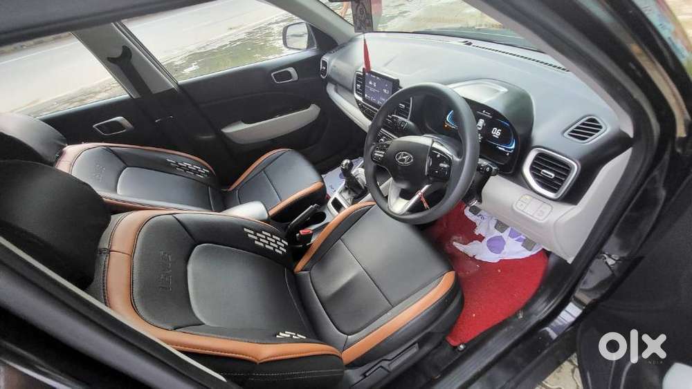 Hyundai Venue 1.2 S (o), 2024, Petrol