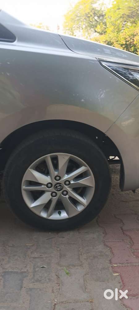 Toyota Innova Crysta 2.4 G Mt, 2017, Diesel