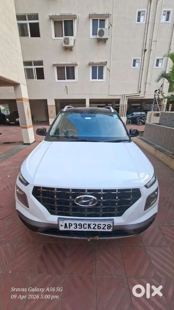 Hyundai Venue Diesel Sx(o) Duel Top End Model