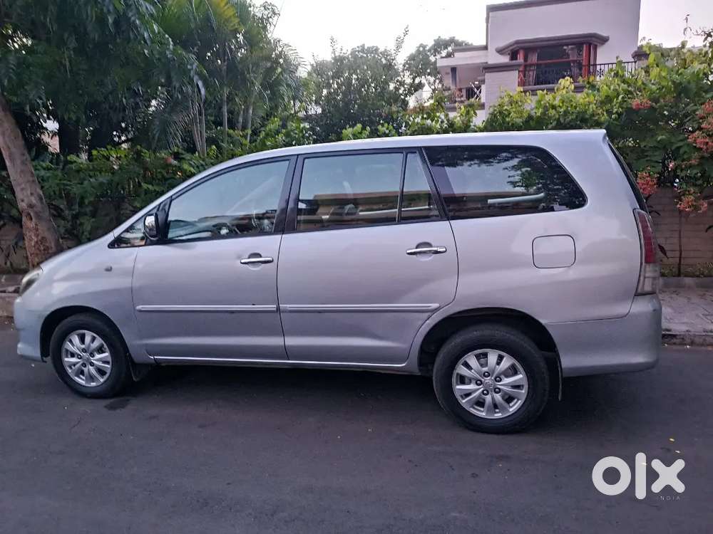 Toyota Innova 2011