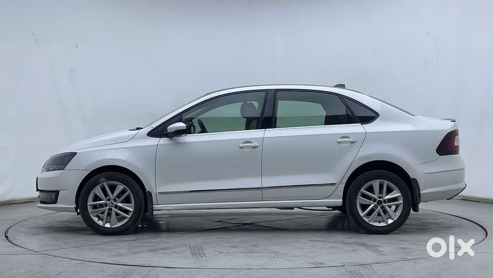 Skoda Rapid 1.5 Tdi Style/1.5 At Style, 2021, Petrol