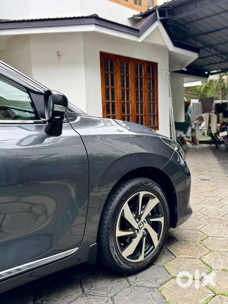 Toyota Glanza Petrol 2022 V Manual
