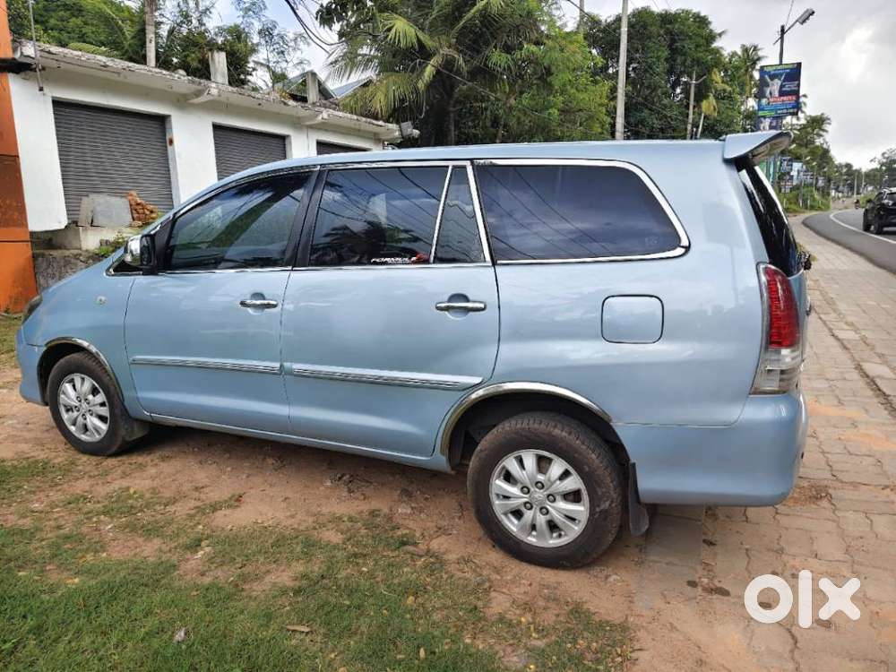 Toyota Innova 2.5 V 7 Str, 2010