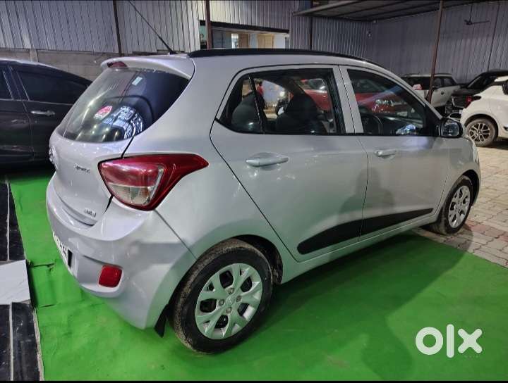 Hyundai Grand I10 Sportz, 2016, Petrol