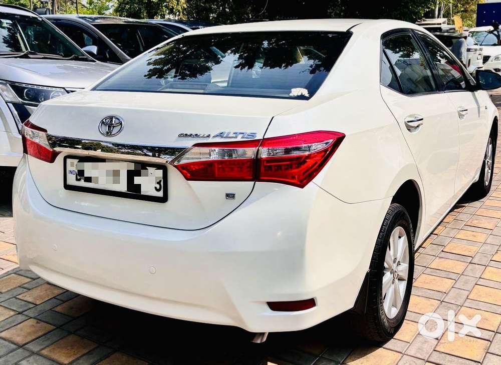 Toyota Corolla Altis Facelift, 2014, Petrol