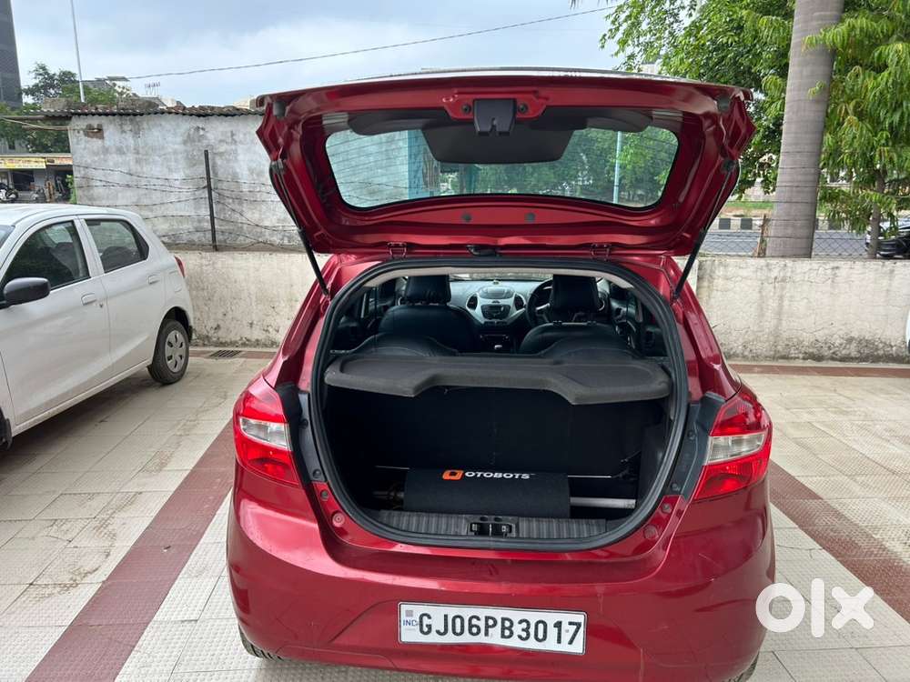 Ford Figo Titanium Blu 2017