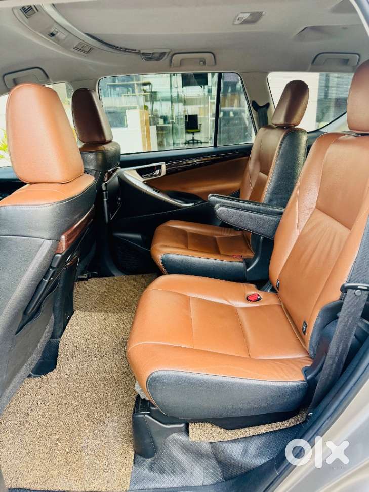 Toyota Innova Crysta 2.8z Automatic, 2016, Diesel