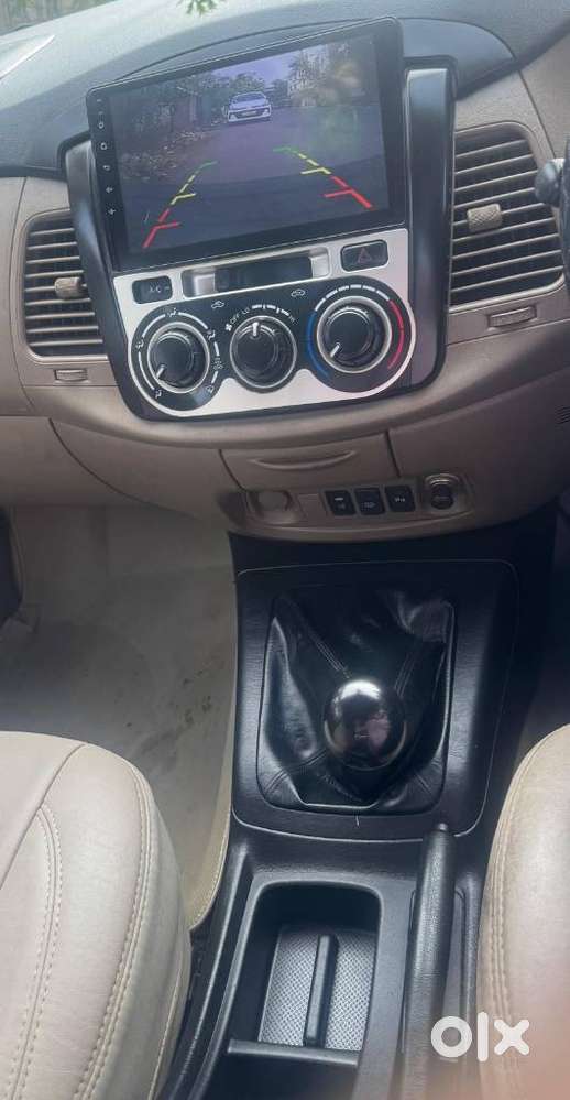 Toyota Innova 2.5 Gx (diesel) 8 Seater Bs Iv, 2015, Diesel